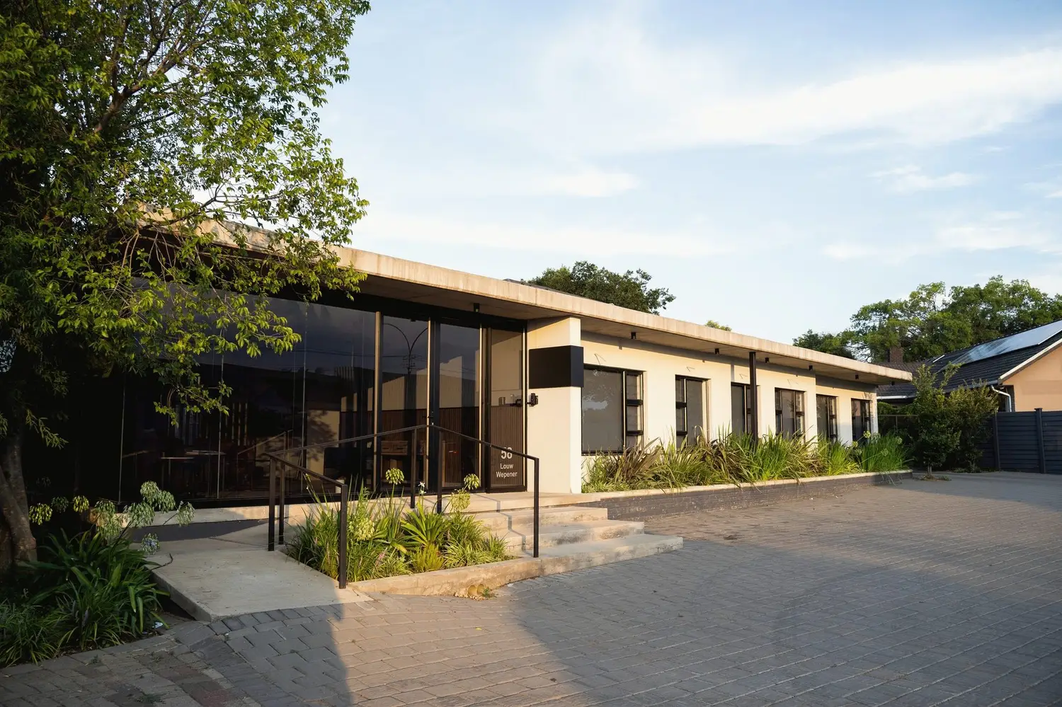 Renovation and extension of office space — Bloemfontein