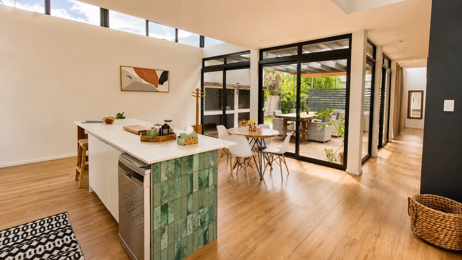 Swellendam Residence open-plan kitchen and lounge