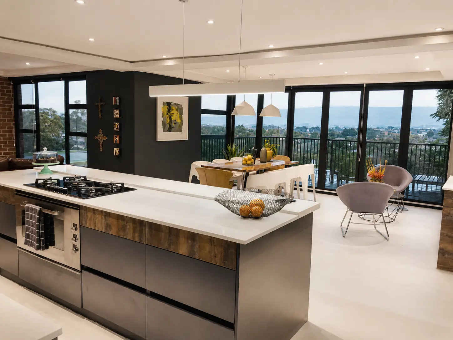 Paarl Residence kitchen and dining room
